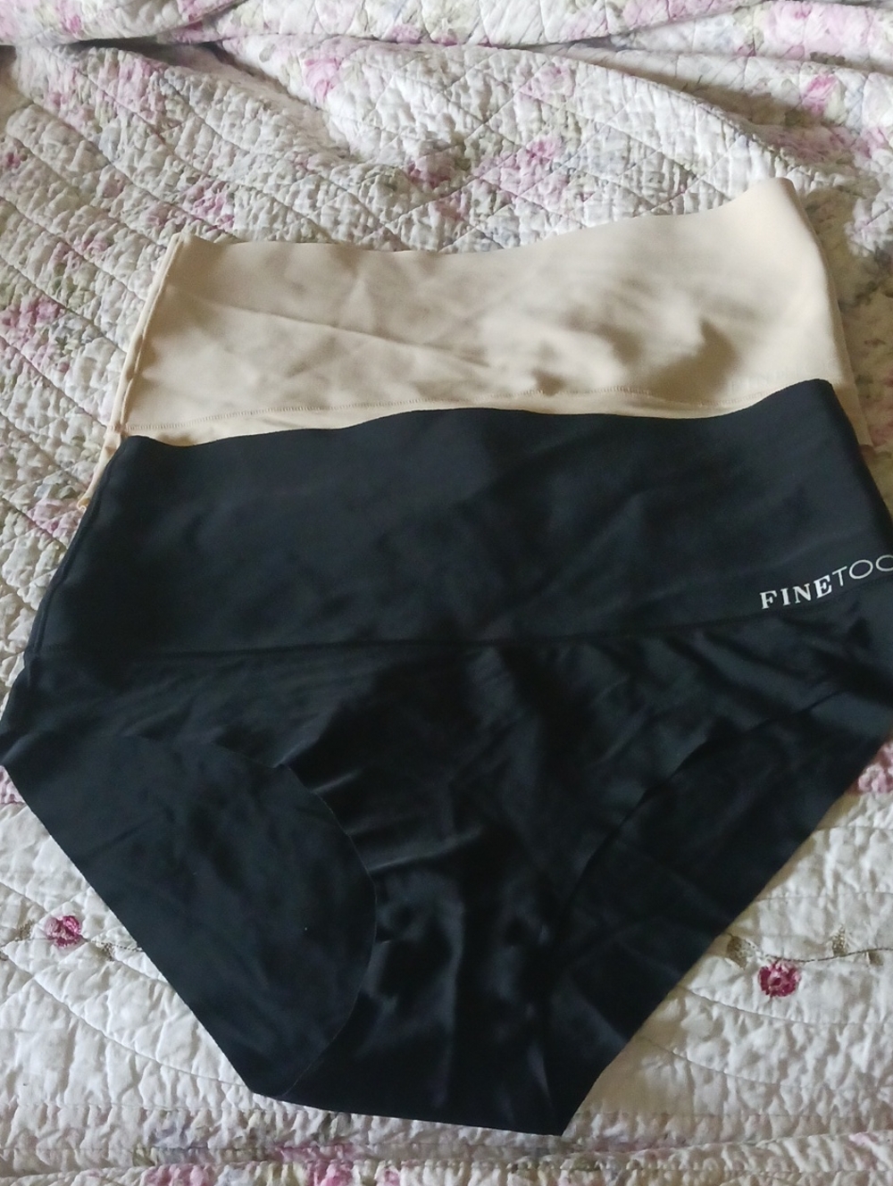 Fine TOO High-Waist Shaping Briefs in Black and Nude